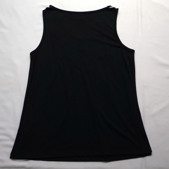 AUGUST Silk | Sleeveless Blouse - Picture 5 of 6